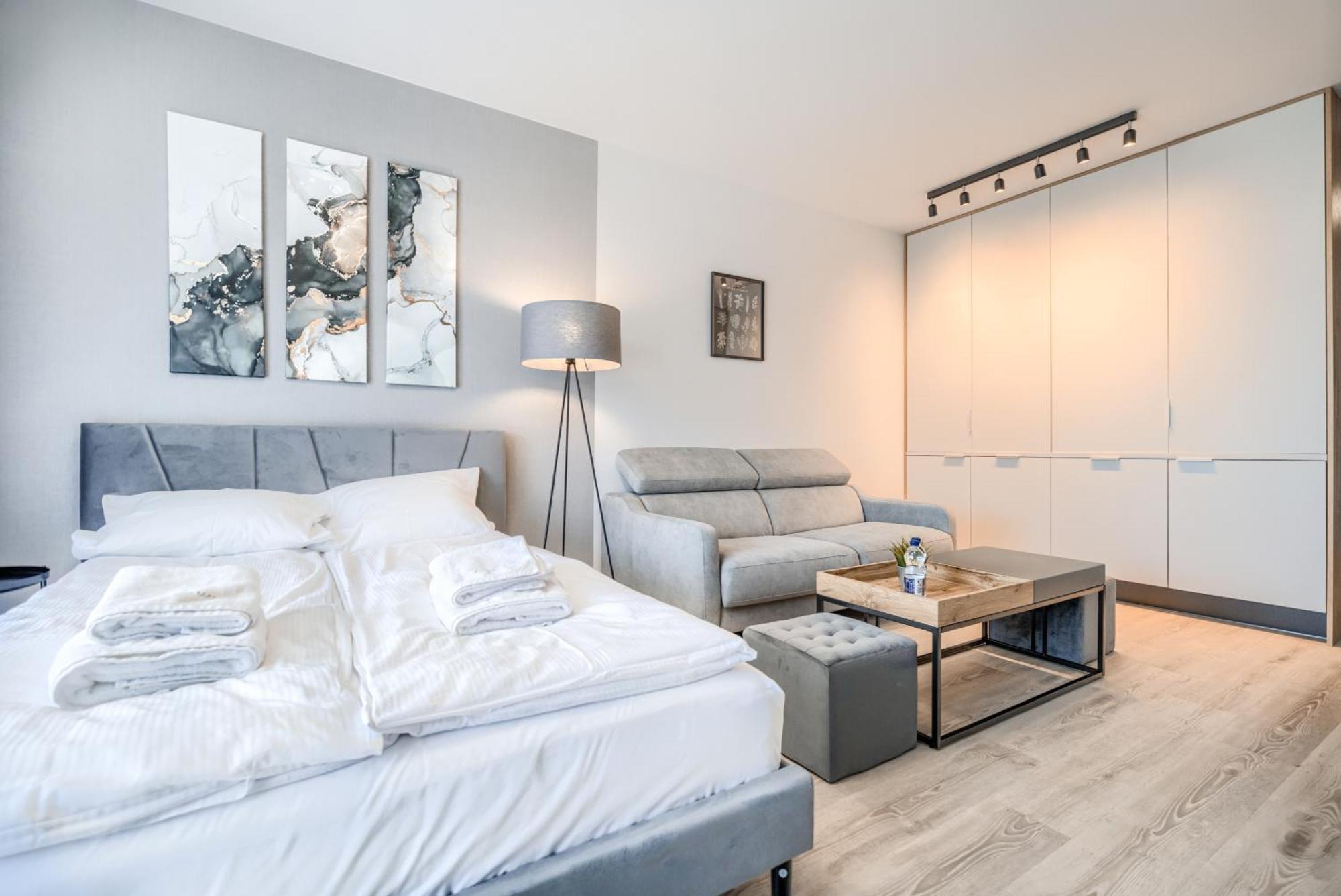 Aboutartapartments - Otynska 4 Wroclaw Bagian luar foto